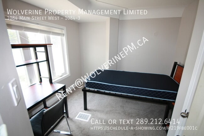 Photo du bâtiment - 4 blocks from McMaster on Main St