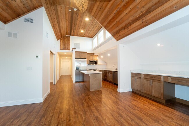 Building Photo - 11 Aviles St