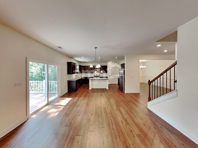 Foto del edificio - 3021 Greenmont Cir