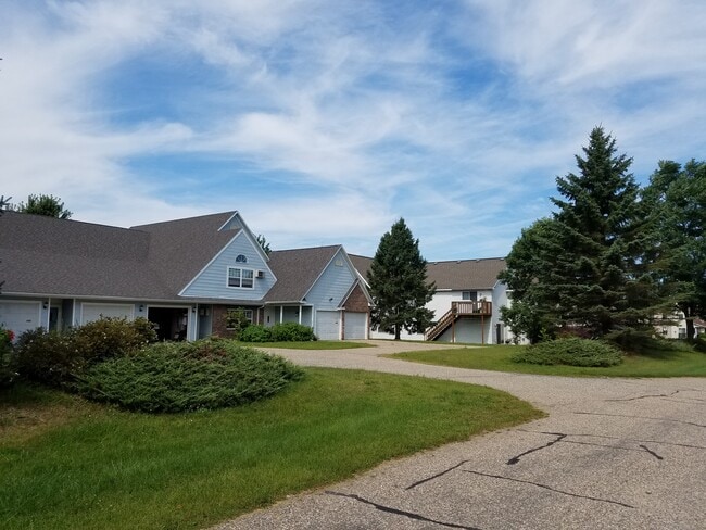 Building Photo - 3308 Echo Dells Ave
