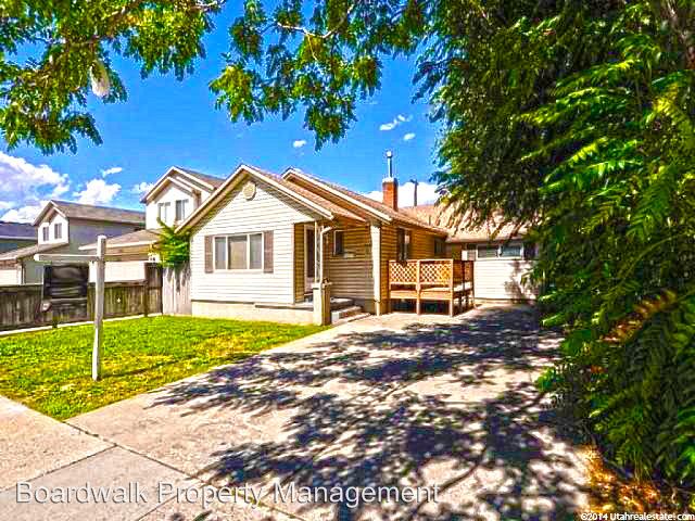 Primary Photo - 737 E Jepson Ave