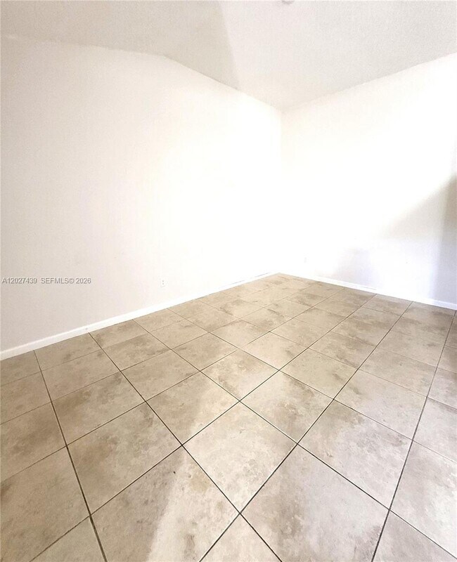Building Photo - 1011 Crystal Way
