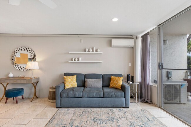 Foto del edificio - Full Ocean View, Fully Furnished Condo |Across from Surf Beach|Pool |Renovated |Heart of Kihei