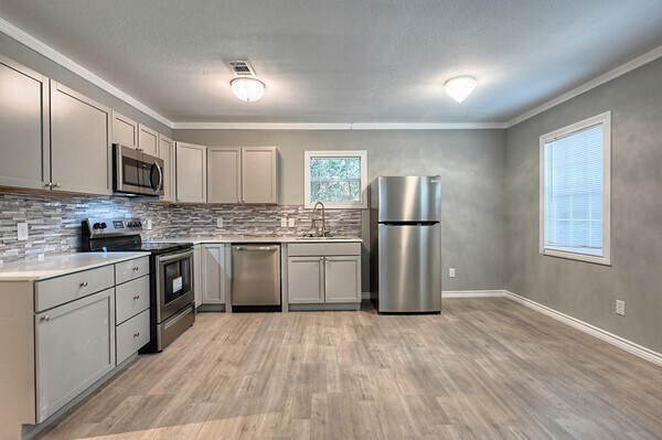Kitchen - 10157 Barberry St