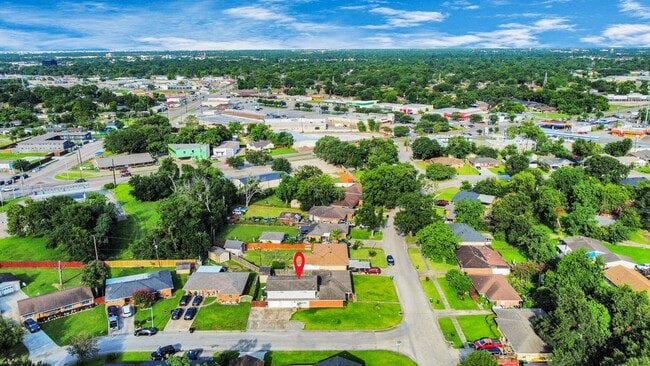 Foto del edificio - 5747 Turtle Creek Rd