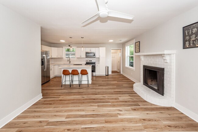 Foto del edificio - 3 Bedroom, 1 Bathroom Home in Willowbrook - Goose Creek