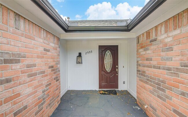 Building Photo - 2503 Lively Ln