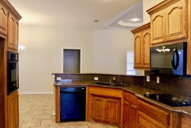 Foto del edificio - Beautiful 4 Bedroom home For Lease or For ...