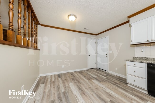 Building Photo - 2016 Claxton Dr SW