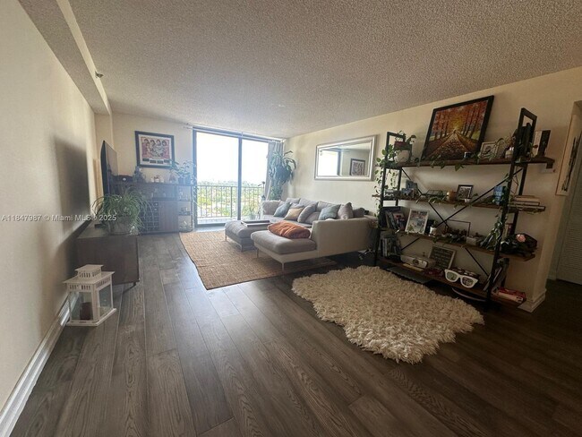 Foto del edificio - 2625 Collins Ave
