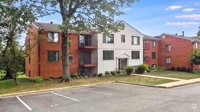 Building Photo - 125A Clubhouse Dr SW