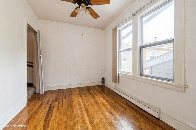 Building Photo - 6028 N St Louis Ave