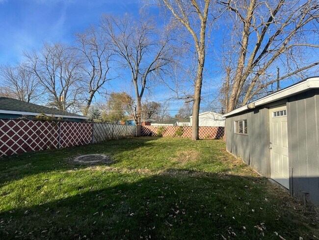 Building Photo - 3BD/1BA Ranch For Rent