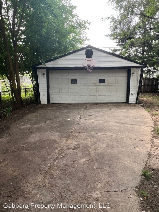 Building Photo - 3 br, 1 bath House - 18778 Woodcrest St