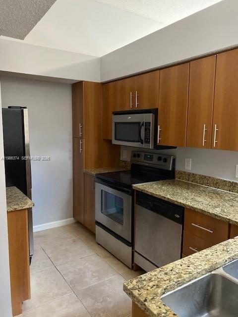 Building Photo - 1385 Crystal Way
