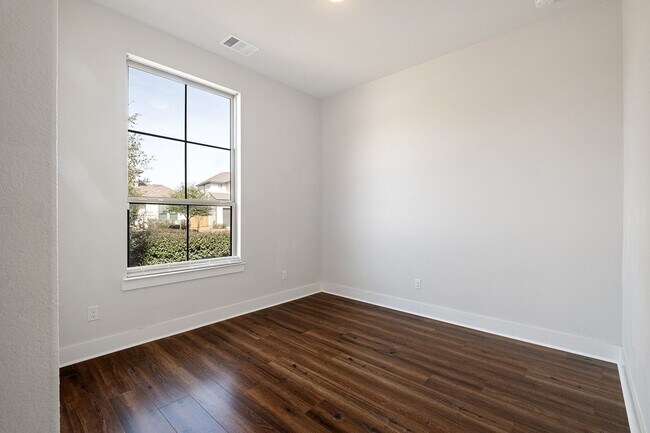 Foto del edificio - Outstanding 4 Bedroom, 3.5 Bath Home w/ Designated Office in Kyle