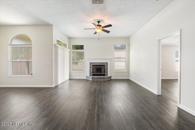 Building Photo - 700 Scarlet View Ct