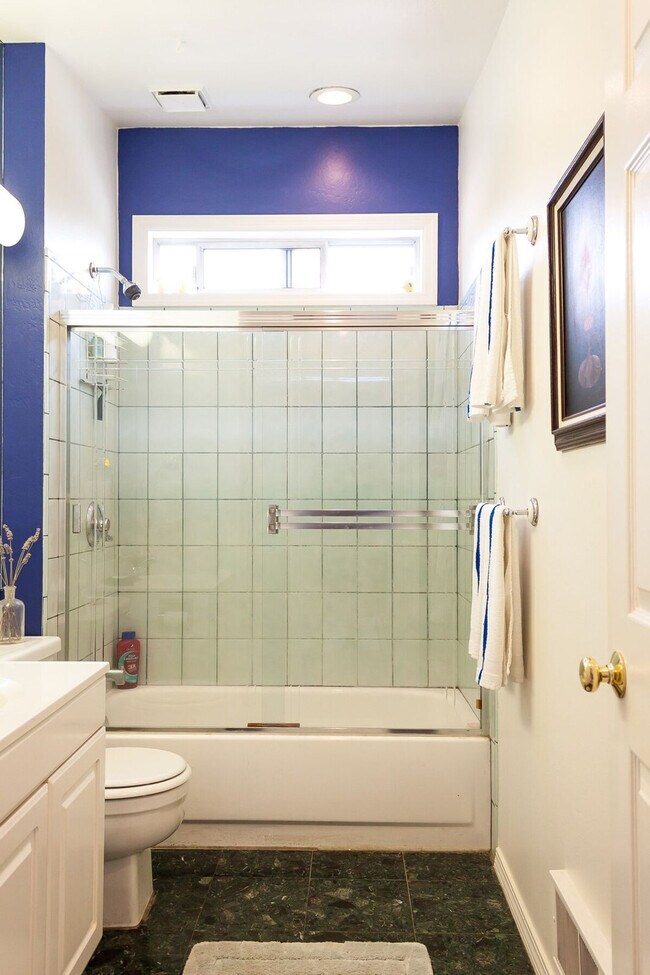 Foto del edificio - 2707 E Thomas St