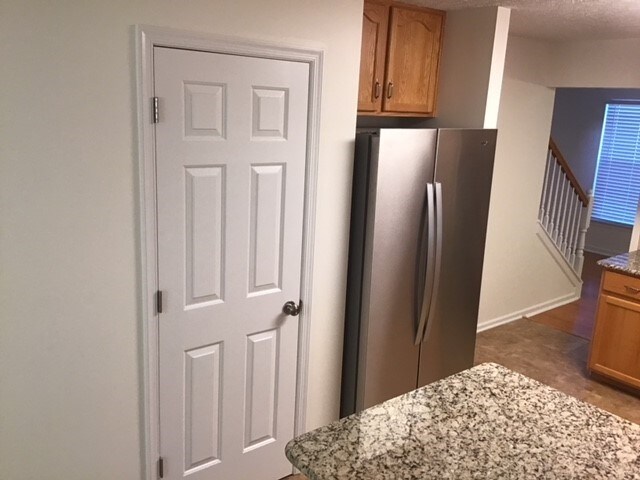 Building Photo - 408 Jameswood Ct