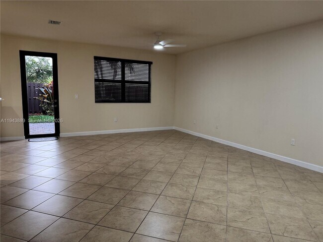 Foto del edificio - 9132 SW 227th Ln