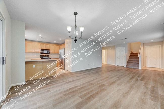 Building Photo - 10567 Foggy Glen Ave