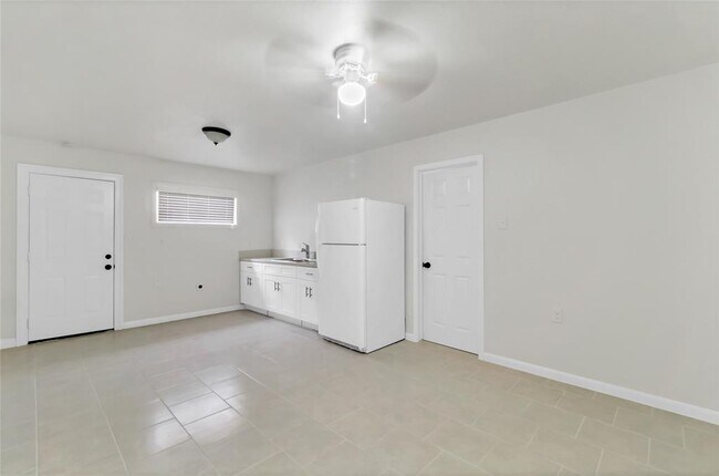 Building Photo - 6903 Abilene St
