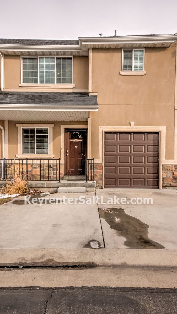 Building Photo - 13575 S Luscerno Dr