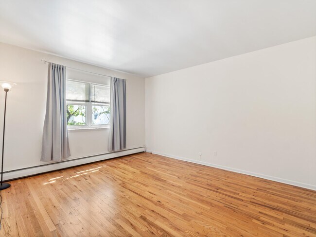 Foto del edificio - 239 Crescent Ln