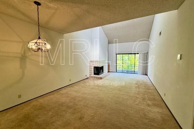 Foto del edificio - 4685 Albany Cir