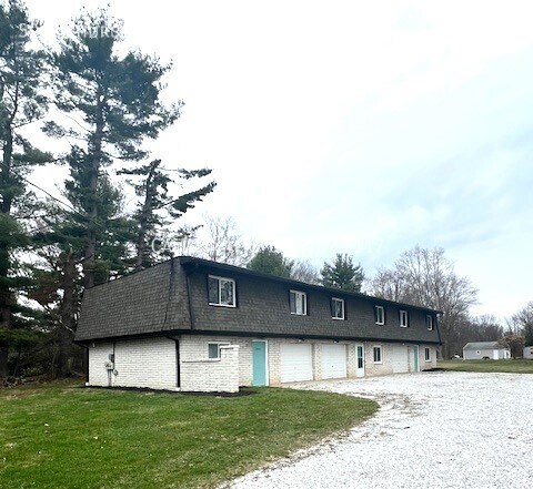 Building Photo - Completely updated 3 bedroom townhome - Gr...