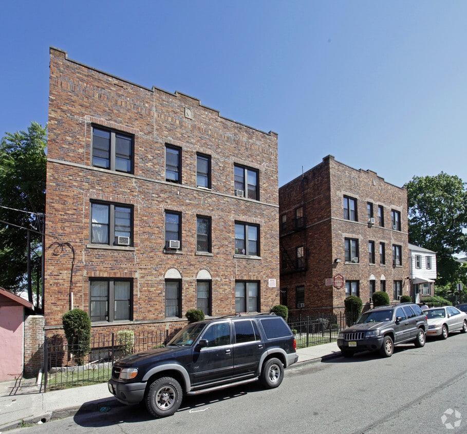 128 S Durand Pl, Irvington, NJ 07111 Apartments in Irvington, NJ