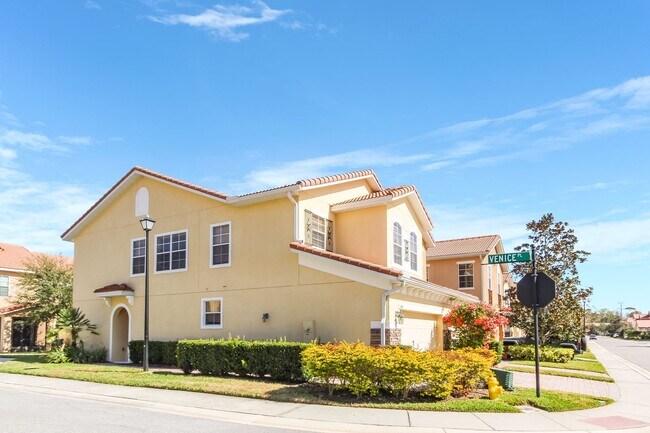 Foto del edificio - 3 Bed /2.5 Bath  Beautiful Mediterranean O...