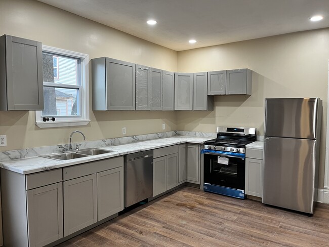 Building Photo - 204 Landon Ave