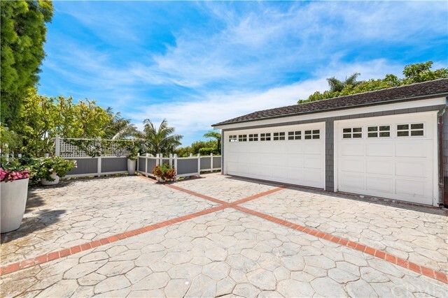 Building Photo - 2321 S Coast Hwy