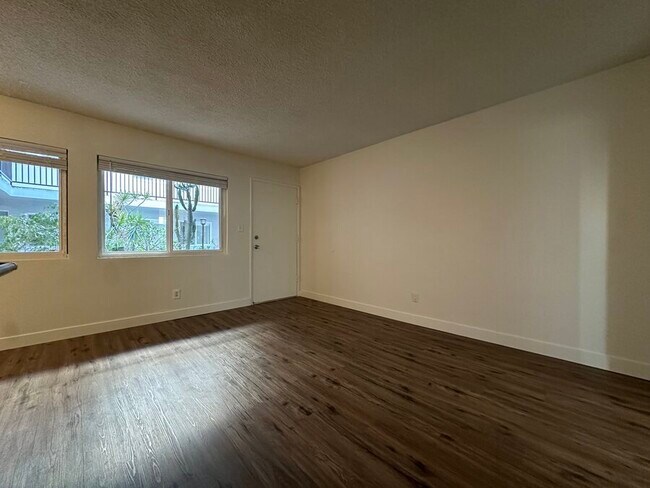 Foto del edificio - 17 Thornton Ave