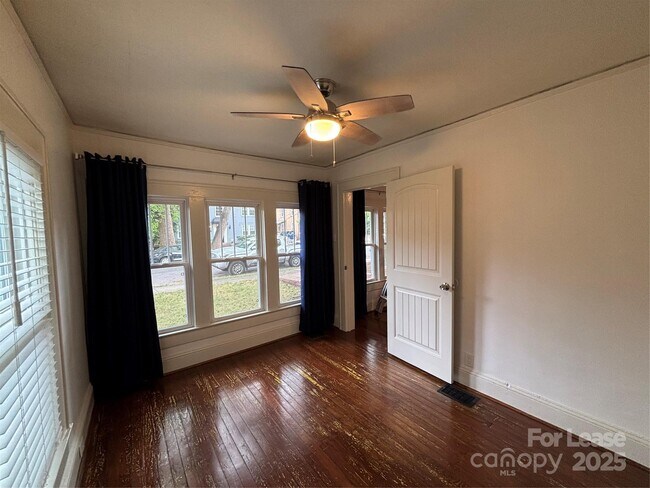 Foto del edificio - 1712 Bay St