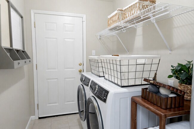 Foto del edificio - Chateau Audubon Apartments