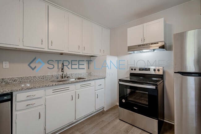 Building Photo - NOW OFFERING $250 OFF FIRST FULL MONTH IF ...