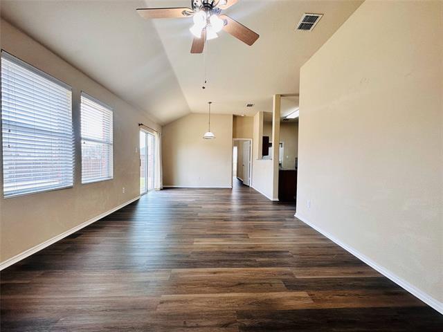 Building Photo - 304 S Mesa Verde Way