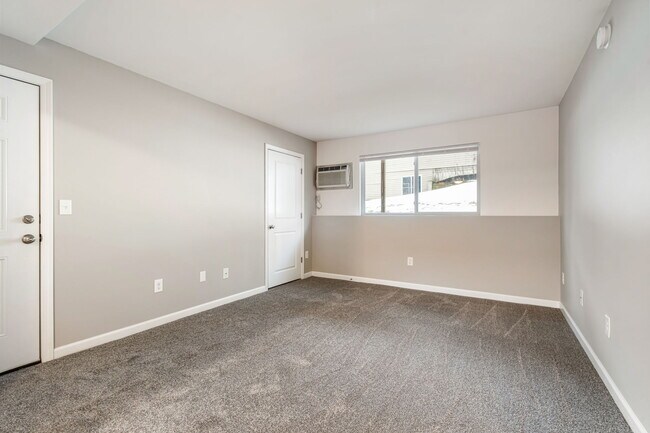 Foto del edificio - 835 Grand Ave NE