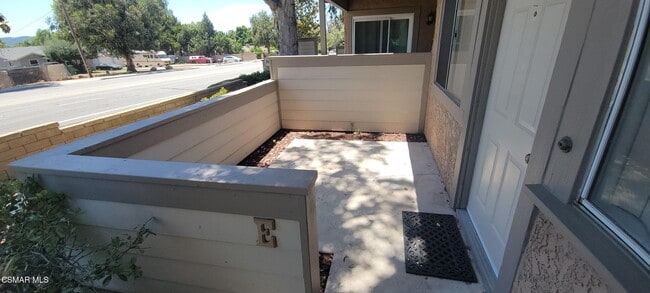 Building Photo - 4565 Alamo St