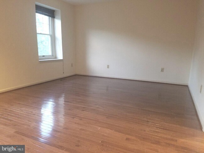 Foto del edificio - 5203 Crown St