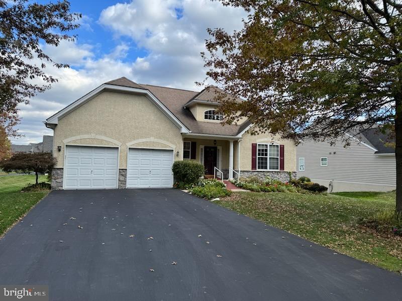 Foto principal - 302 Whitestone Rd