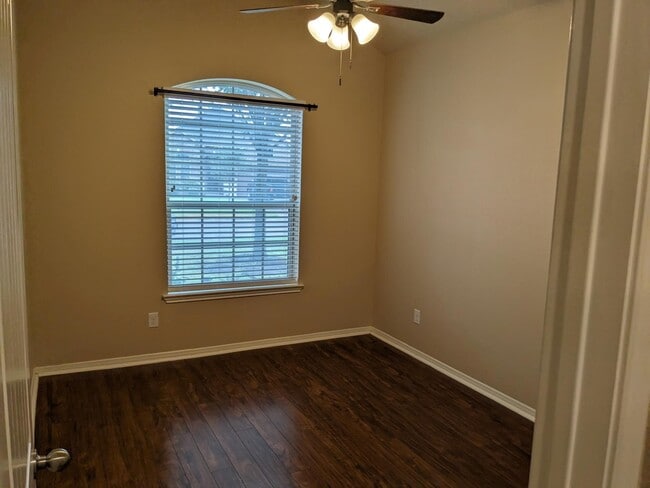 Building Photo - 8706 Austin Thomas Dr