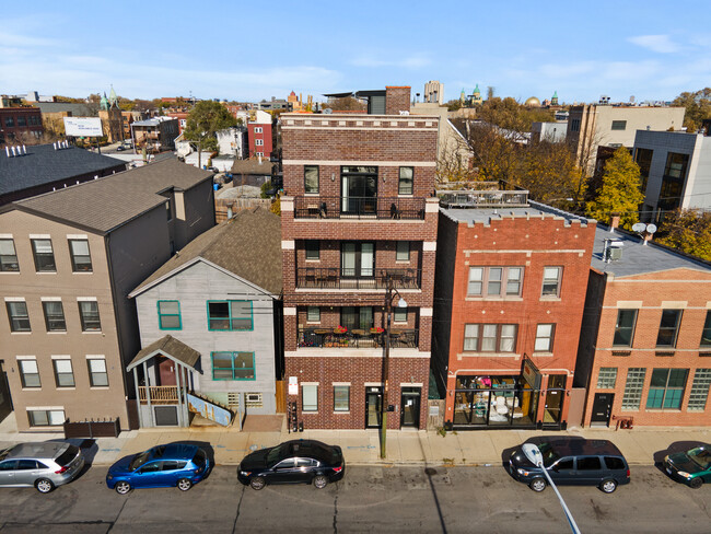 Building Photo - 2338 W Grand Ave