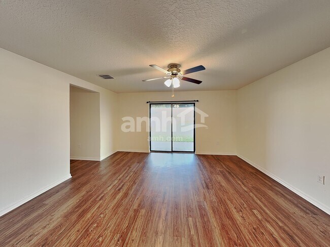 Foto del edificio - 816 Chatham Walk Dr