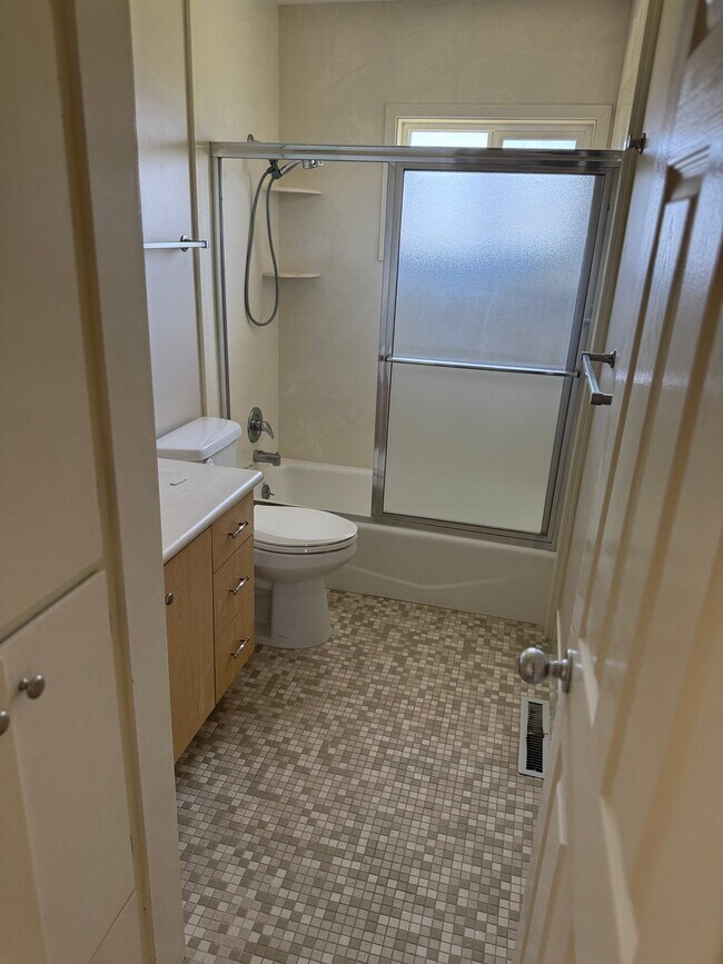 Foto del edificio - 394 E Parrish Ln