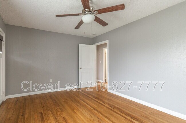 Building Photo - 295 N Peach Ave