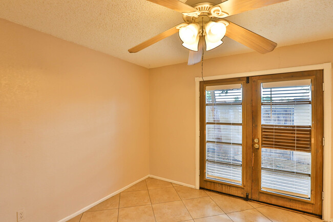 Building Photo - 2846 N 46th Ave