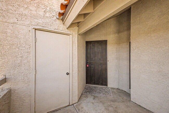 Building Photo - 11666 N 28th Dr